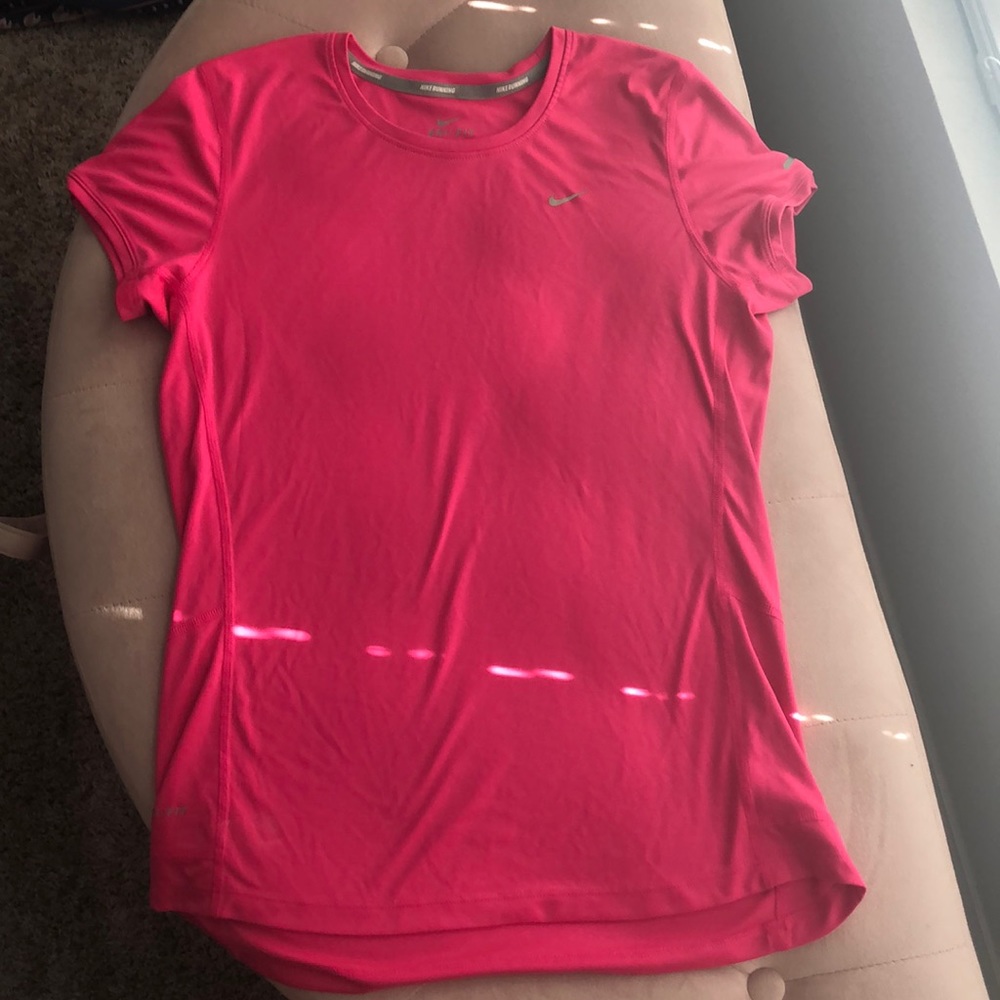 Nike top